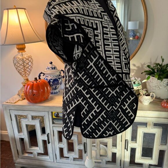 Free People Black and White Geometric Shawl - Picture 2 of 4